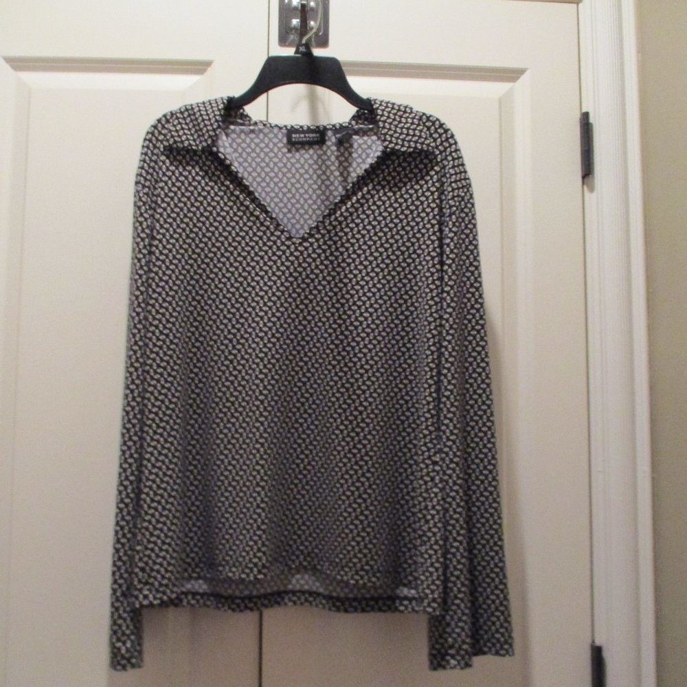 New York & Company Stretchy top